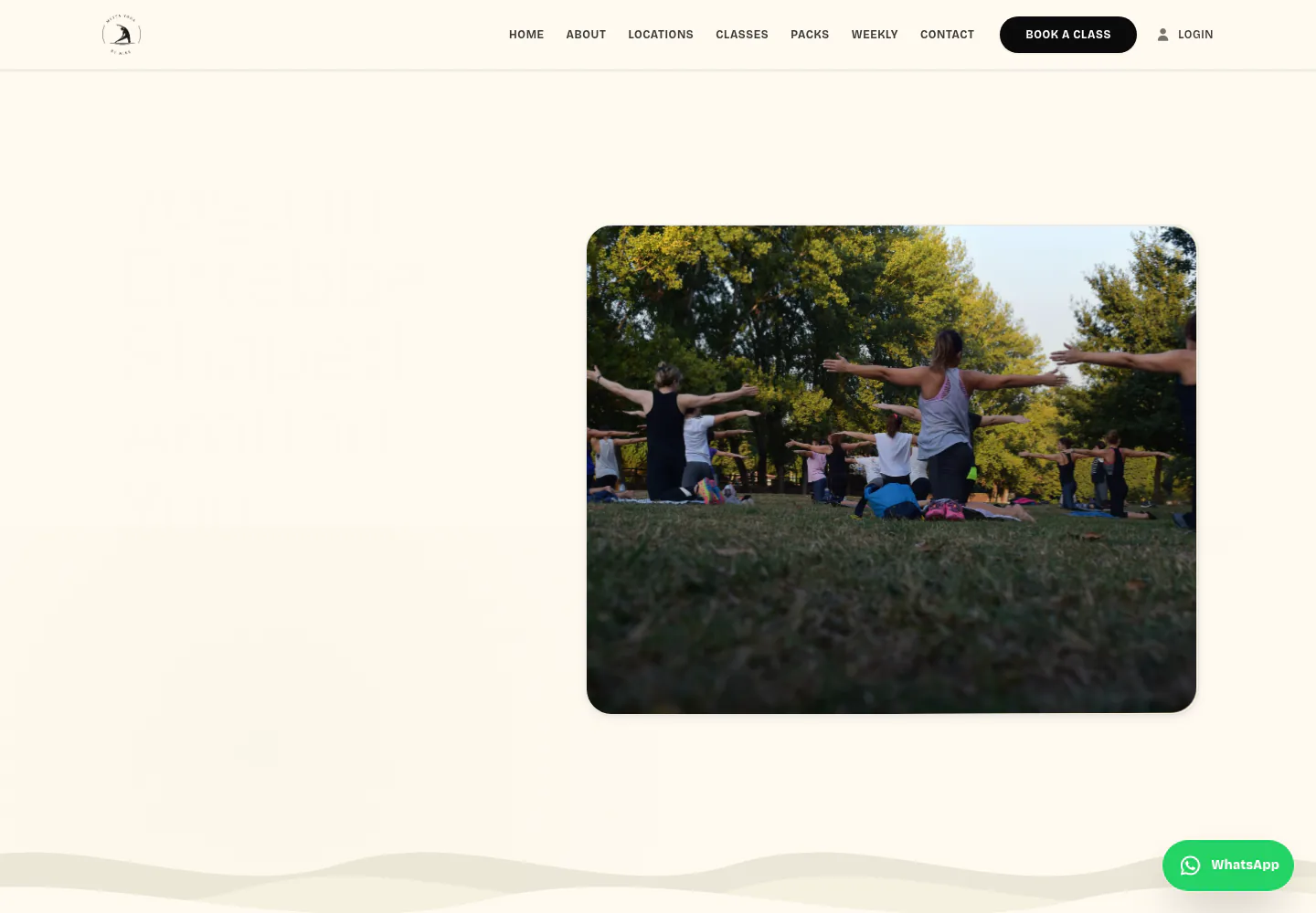 Mettā Yoga by Mike live homepage showing an outdoor community yoga class